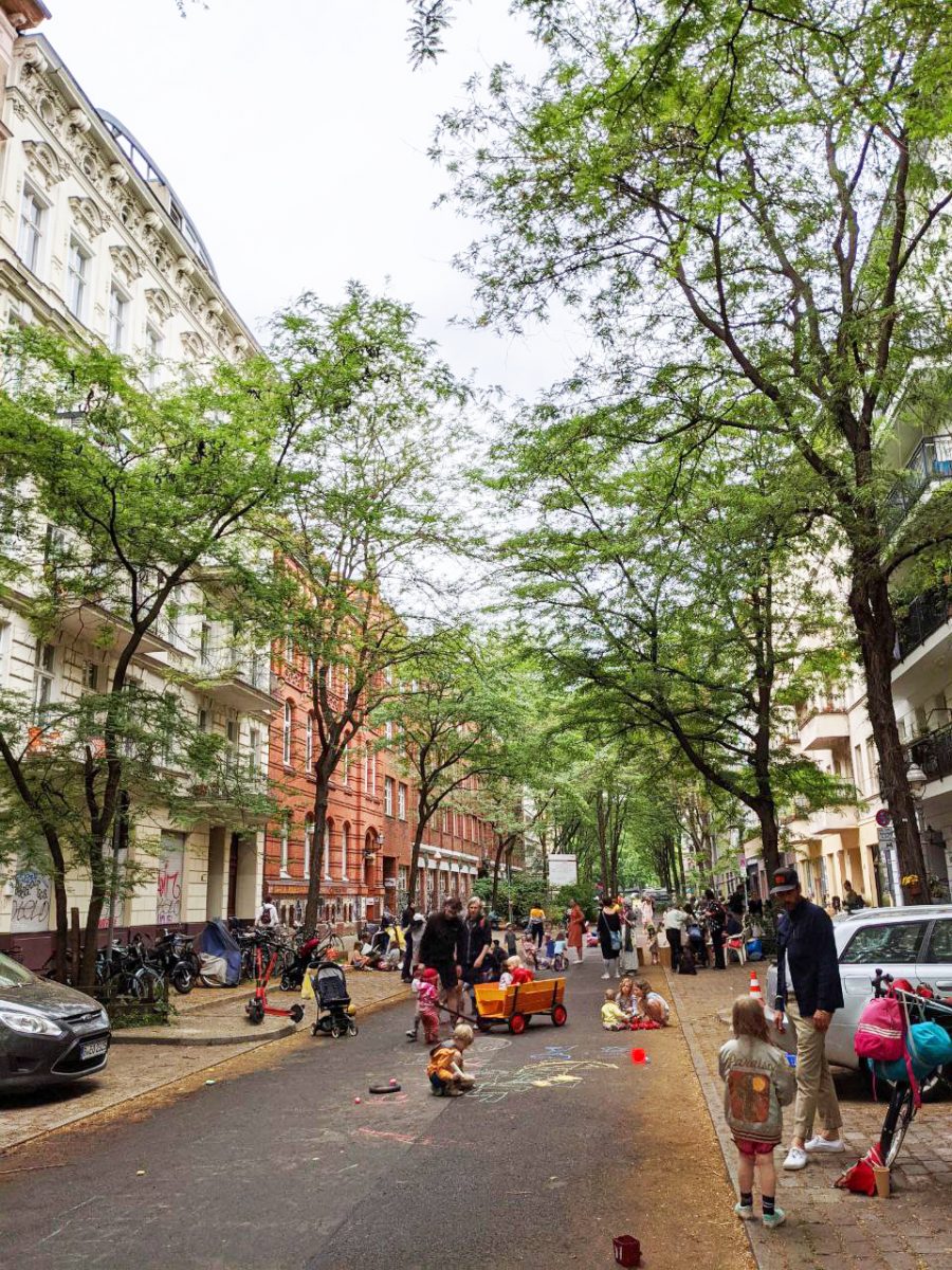 Bild Spielstraße in der Böckhstraße, spielende Kinder